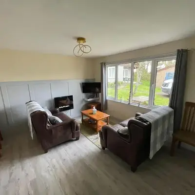 81 Hengar Manor