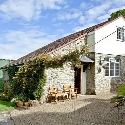 Stables - Uk31176