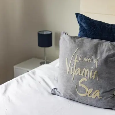 1 Chatsworth Riverscape Apartments - Riverview apartment in great location with free parking overlooking the Gannel just a short walk from Newquays incredible beaches and local amenities