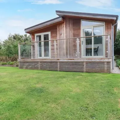 2 Meadow Retreat
