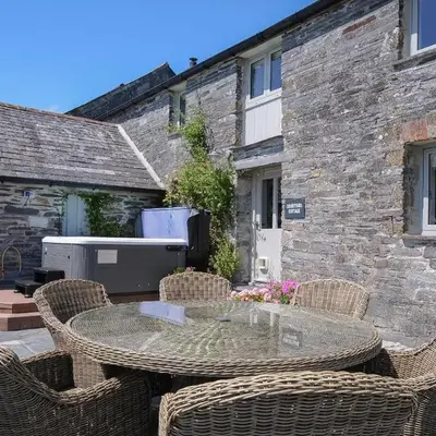 Courtyard Cottage - within the Helland Barton Farm collection