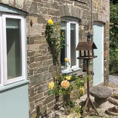 1 bed-Pet Friendly-Parking-Patio-close to coasts
