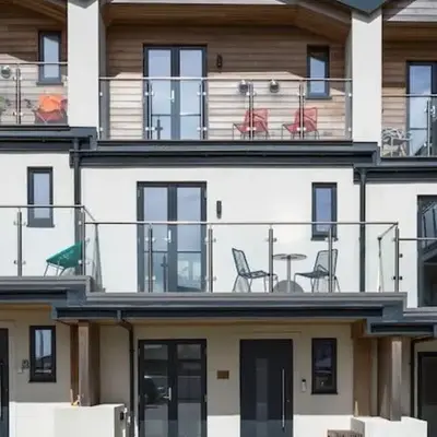 Luxury 3 floor Town House by Tolcarne Beach