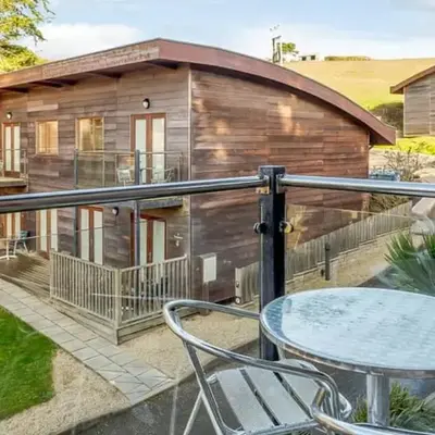 House 6 Goldcroft - Walk to Beach & Village