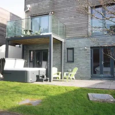 House 10